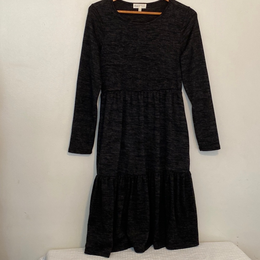 Perfect Peach Grey Heather Long Sleeved Girl's Tiered Maxi Dress size Medium